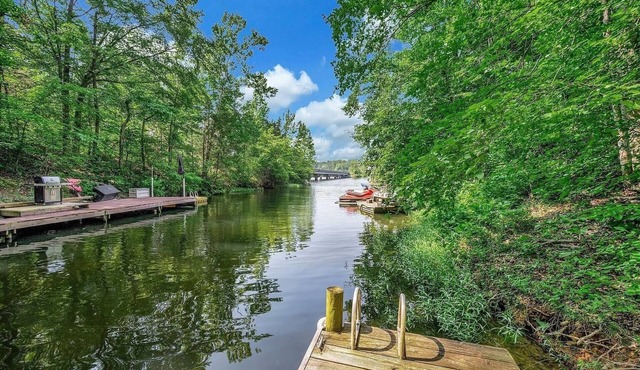 Lake-it-Easy - Treetop Escape w/Dock Access