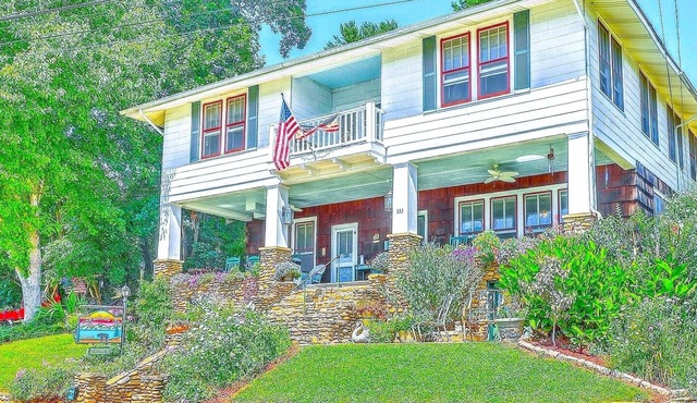 Lake Junaluska 14 Bedroom Inn, Perfect for Reunions, Retreats, Weddings & More!