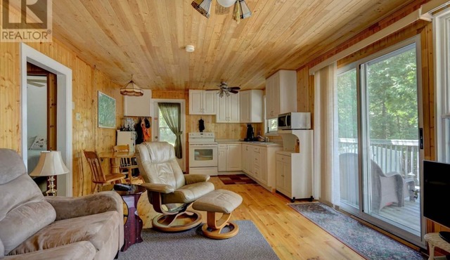 Lake Kashwakamak, North Frontenac