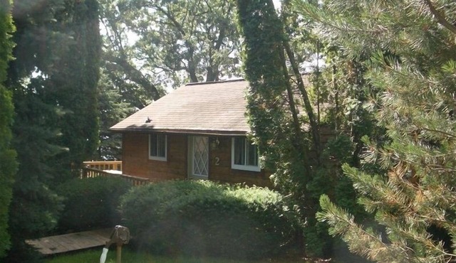 Lake Kegonsa 1BR Cottage 15 Min.to Madison,Sleeps 3 ,Kayaks