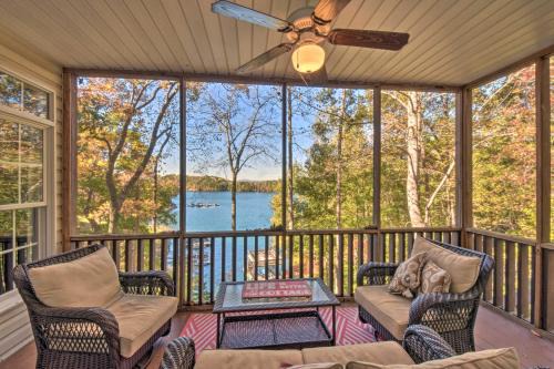 Lake Keowee Escape w/Dock, Deck & Lake Access!