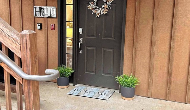 Lake Keowee Getaway with Dock Access, Pool & Mountain Views