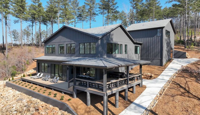 Lake Keowee House - A Luxury Lakeside Retreat