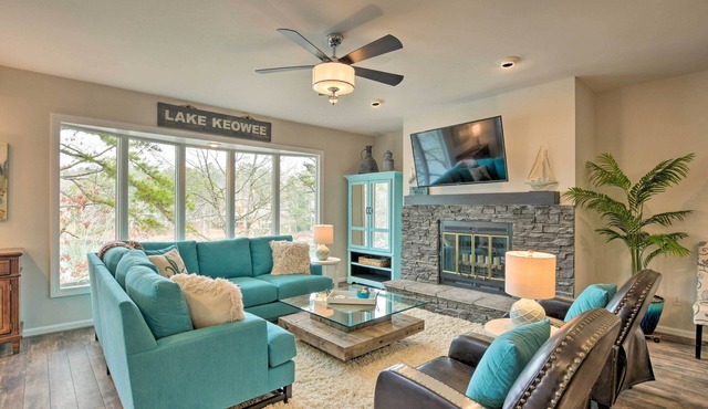 Lake Keowee Resort Condo: Waterfront Balcony