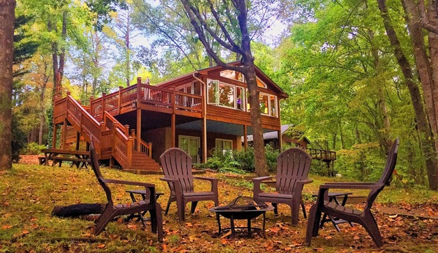 Lake Lanier Escape - Secluded Cabin on Quiet Cove with Two-Story Dock
