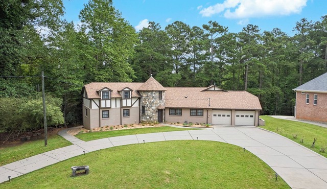 Lake Lanier Retreat | Dock, Views & Golf Cart