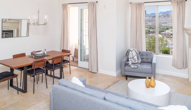 Lake Las Vegas, trails, golf, entertainment and more right out your front door.