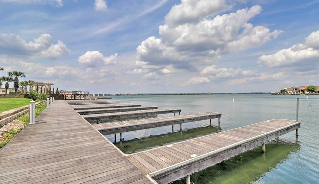 Lake LBJ Condo w/Balcony & Shared Boat Docks