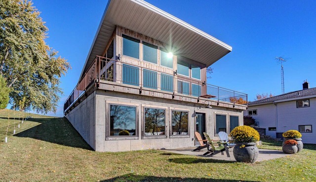 Lake + Ledge Retreat l Modern Luxury Home on Pike Lake