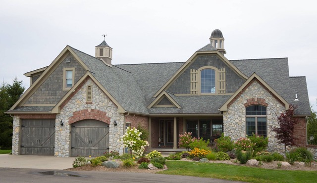Lake Leelanau Luxury Lake Home, Outdoor Kitchen, Hot Tub, Kayaks, Paddle Boards