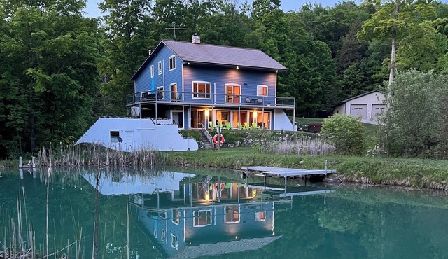 Lake Leelanau Therapy-HotTub/Kayaks/FirePit