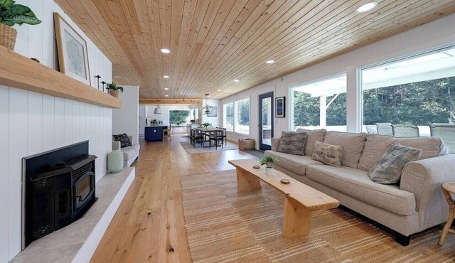 Lake Legacy Estate: 2 Homes on Private 40 Acres