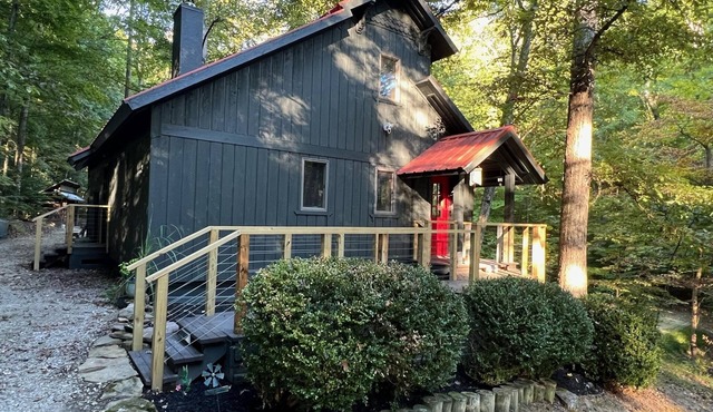 Lake Lemon Retreat | Fishing Pond & Near IU & Nashville 2BR, 1BA