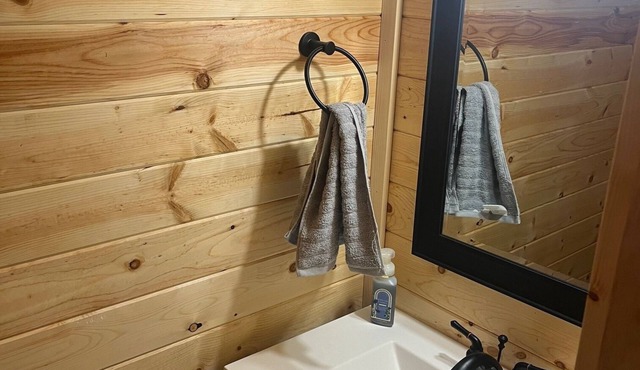 Lake Leon Cozy Cabin and RV park
