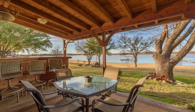 Lake Lewisville Lakefront Home Frisco, Texas - WaterfrontRentalsLakeLewisville