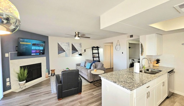 Lake life 1-bedroom,1-bath condo in peaceful Garland TX