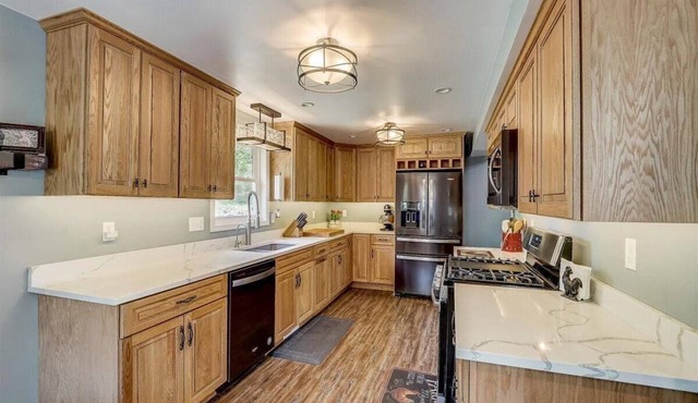 Lake Life 3-bed 3-bath house in wonderful East Troy with access to Lake Beulah