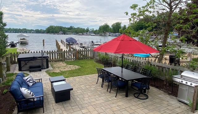 Lake Life Awaits with Boat Pier, Beach, Hot Tub, Parking on Paw Paw Lake