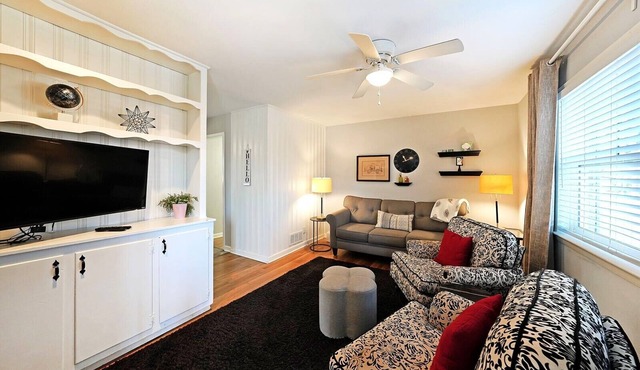 Lake Life B - Apartment in Downtown Lake Acworth