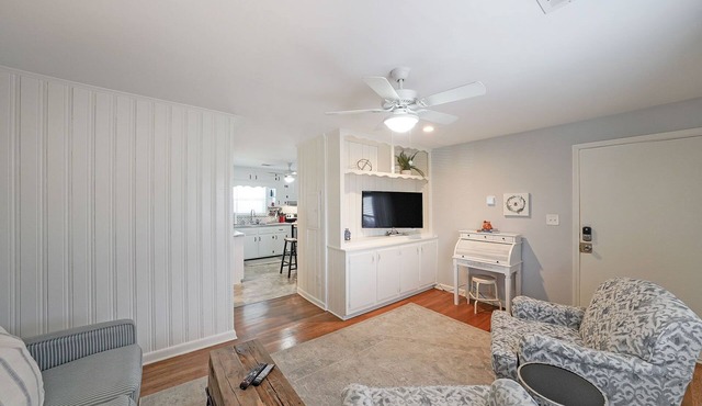 Lake Life C - Apartment in Downtown Lake Acworth