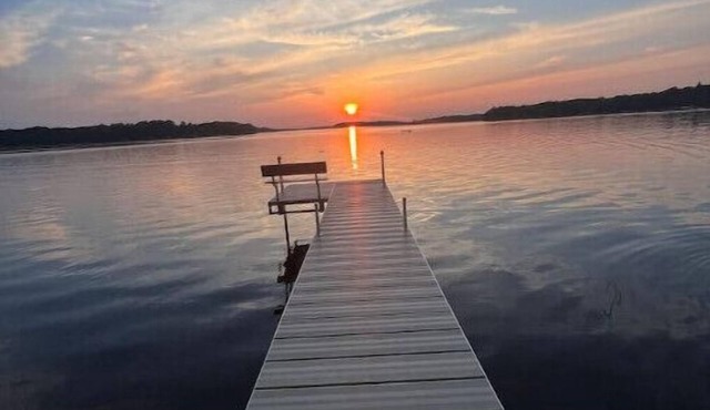 Lake Life Cabin