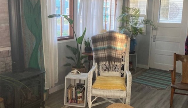 Lake Life for Two -Walk to Marina + Close to Beach