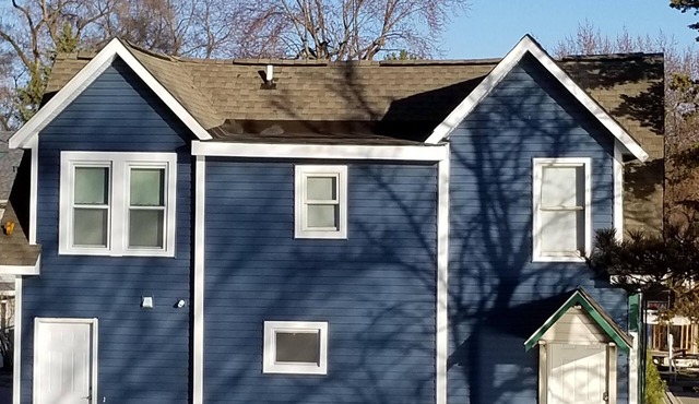 Lake Life Getaway with Beach, double decker deck with AMAZING Sunsets