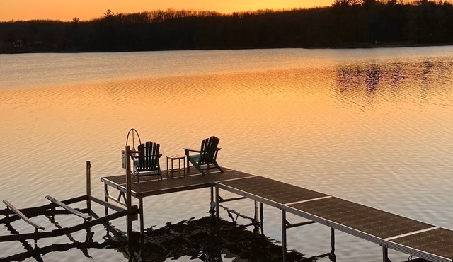 Lake Life! Kayaks, Campfires, Day Trips to Traverse City or Lake MI!