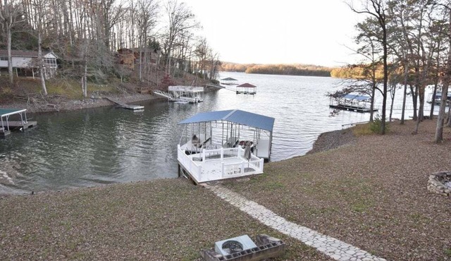 Lake Life - Lakefront - Hot Tub