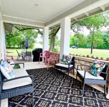Lake Life Lodge Cottage by Belton Lake