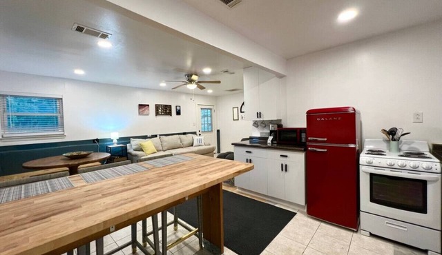 Lake Life Lodge Cottage by Belton Lake