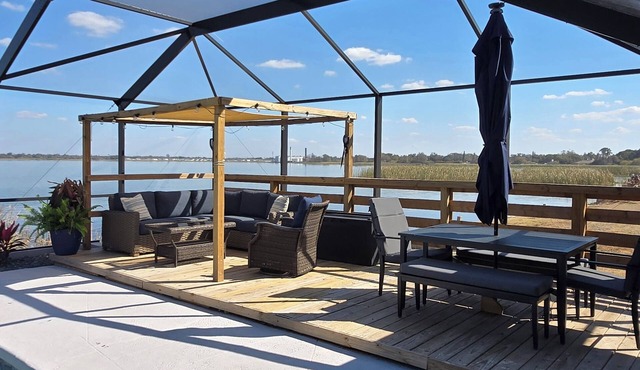 Lake Life Nature Escape - Heated Pool & Gorgeous Sunrises