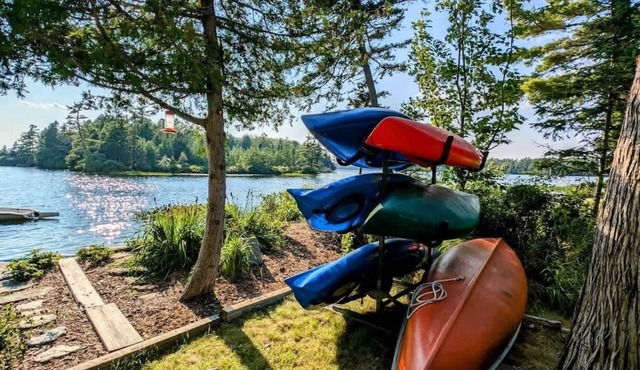 Lake Life Waterfront Cabin