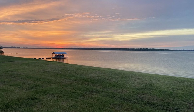 Lake life where fishing comes easy!