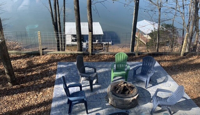Lake Lifen4 Bedroom, 3 Bath, Sleeps 12.