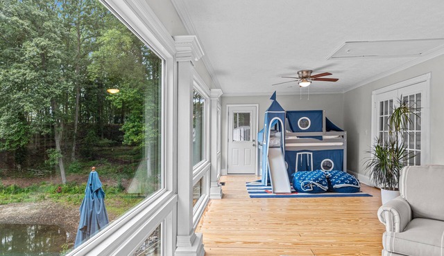 Lake Living at Its Finest! 2 BDR for 6 w/Amazing views, Perfect for Families