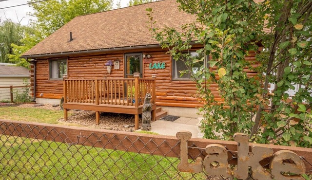 Lake Living in the heart of Twin Cities~Quiet, Relaxing Getaway~