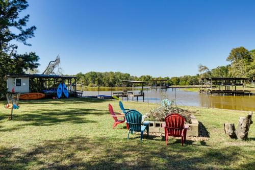 Lake Livingston Home with Dock and Deck!