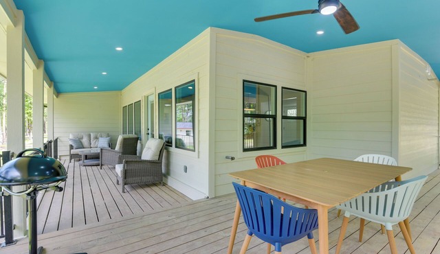 Lake Livingston Retreat w/Dock & Waterfront View!