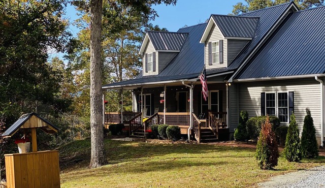 Lake Lure Area Mountain Creek Lodge on 30 acres with private pristine river!