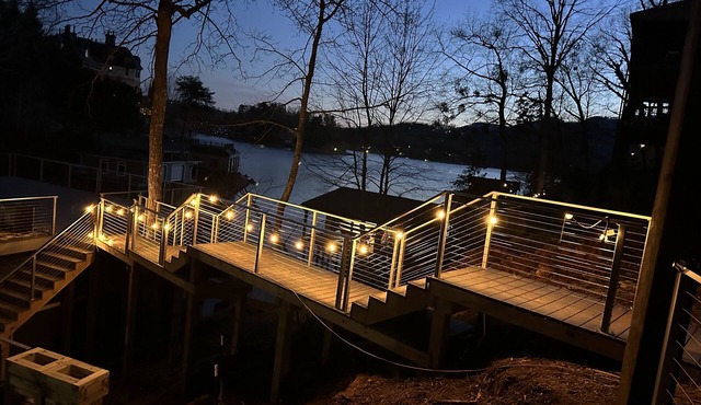 Lake Lure Luxury Rental: 5 Bedrooms, 4.5 baths, sleeps 14, on lake w/game room