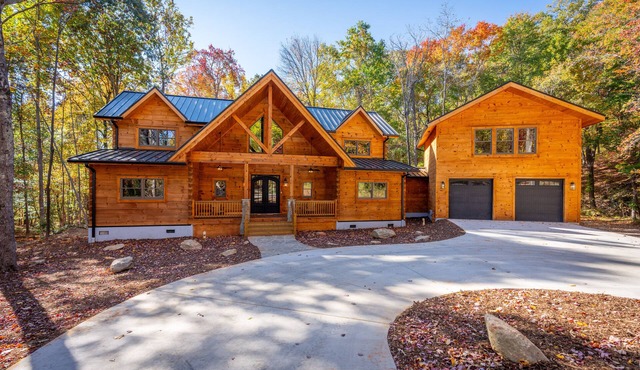 Lake Lure's Newest Luxury Log Cabin Behind The Gates of Rumbling Bald Resort!