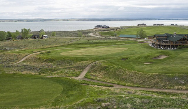 Lake Mac House on Bayside Golf Club's 18th Hole