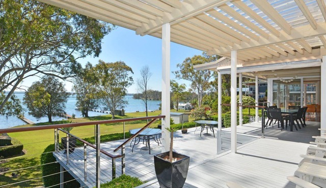 Lake Macquaries' Edgewater Lakehouse at Morisset Memories
