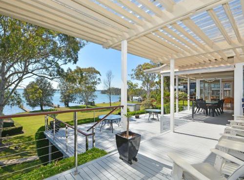 Lake Macquaries' Edgewater Lakehouse at Morisset Memories