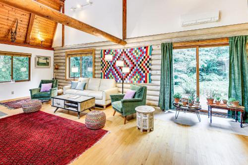 Lake Margaret Access Boho Log Cabin with Backyard