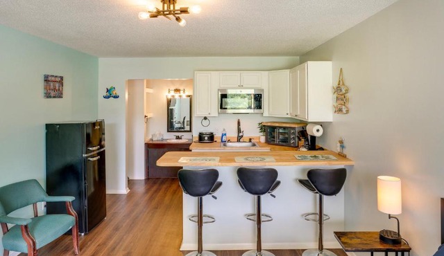 Lake Marion Gem Communal Outdoor Space with Views!