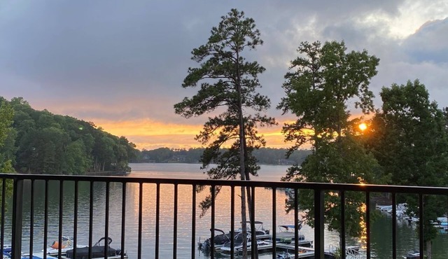 Lake Martin FAN FAVE! Waterfront, Boat Slip, Office, 2 FP, Balcony, in RESORT!