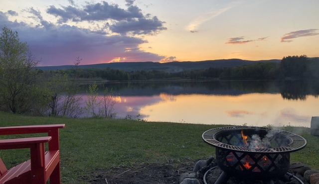 Lake Mayfield Retreat - Beautiful Lakefront Property!