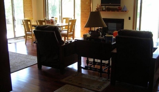 Lake McConaughy home, One King, Three Queen size beds, Dish TV, and WIFI.
